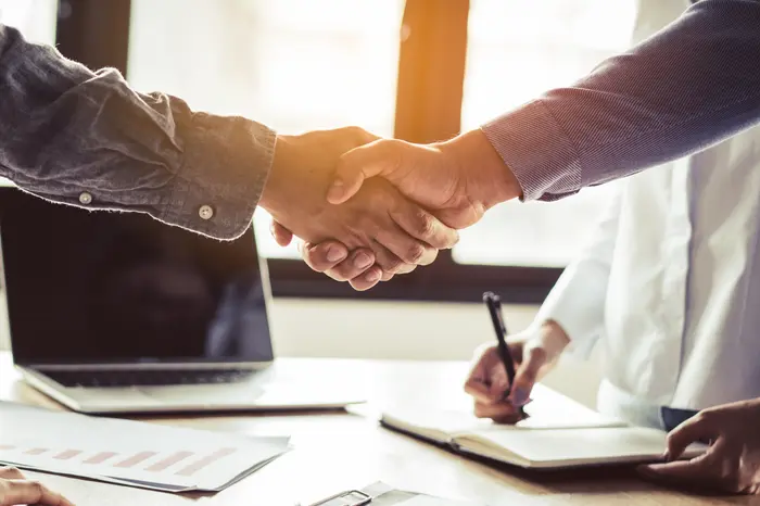 Mondelēz international et Carrefour signent un accord extrafinancier jusqu'en 2028 pour travailler sur la durabilité de la filière biscuit et choco