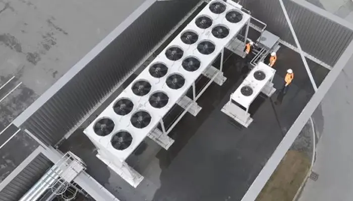 Une centrale de CO2 transcritique a été installée.