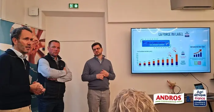 De gauche à droite : Ludovic Brindejonc, directeur général d'Agri-Éthique, Jérôme Chapon, président de l'APLBC et Marc Mandrillo, responsable m