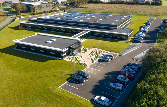 Vue aérienne de l’usine de production d’ETPack construite en 2020 à Saint-Évarzec (29)