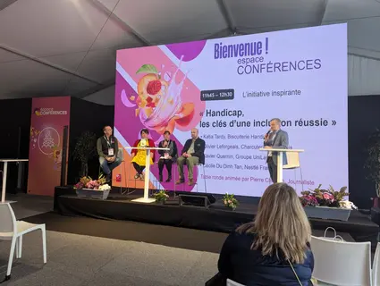 Olivier Leforgeais (Charcuterie Leforgeais), Katia Tardy (Handi-Gaspi), Cécile Du Dinh Tan (Nestlé) et Xavier Quernin (groupe UniLasalle), ont écha